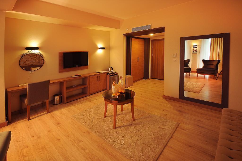 Imperial Park Hotel Ізміт Номер фото