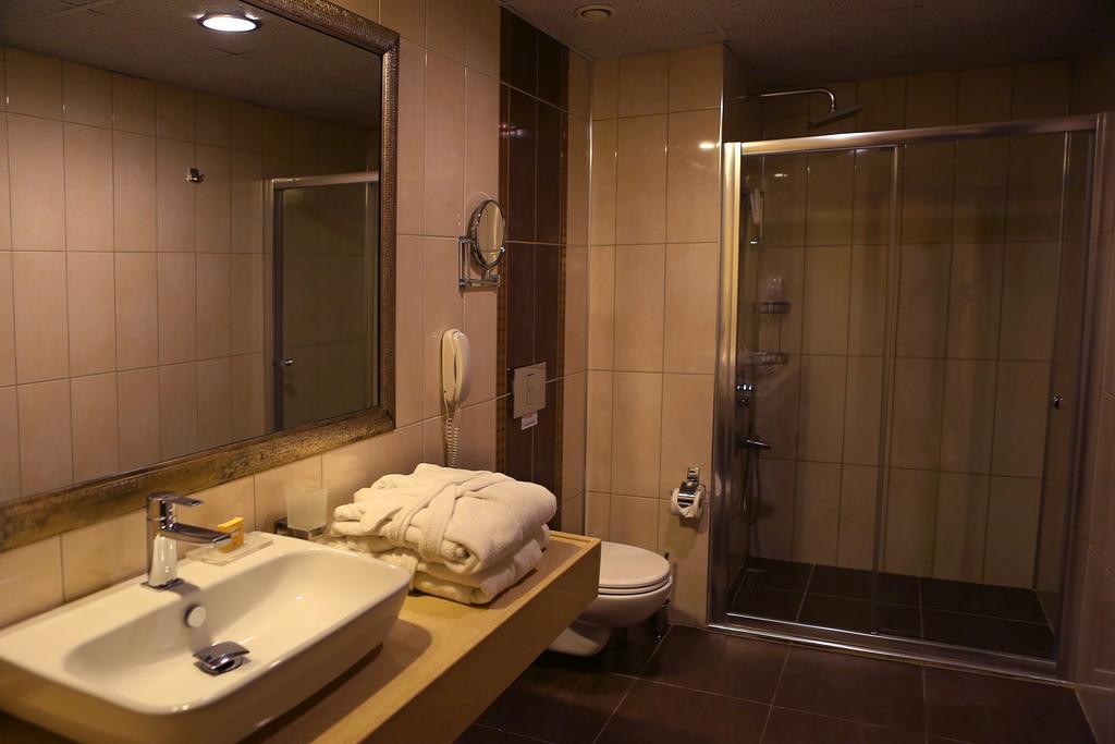 Imperial Park Hotel Ізміт Екстер'єр фото