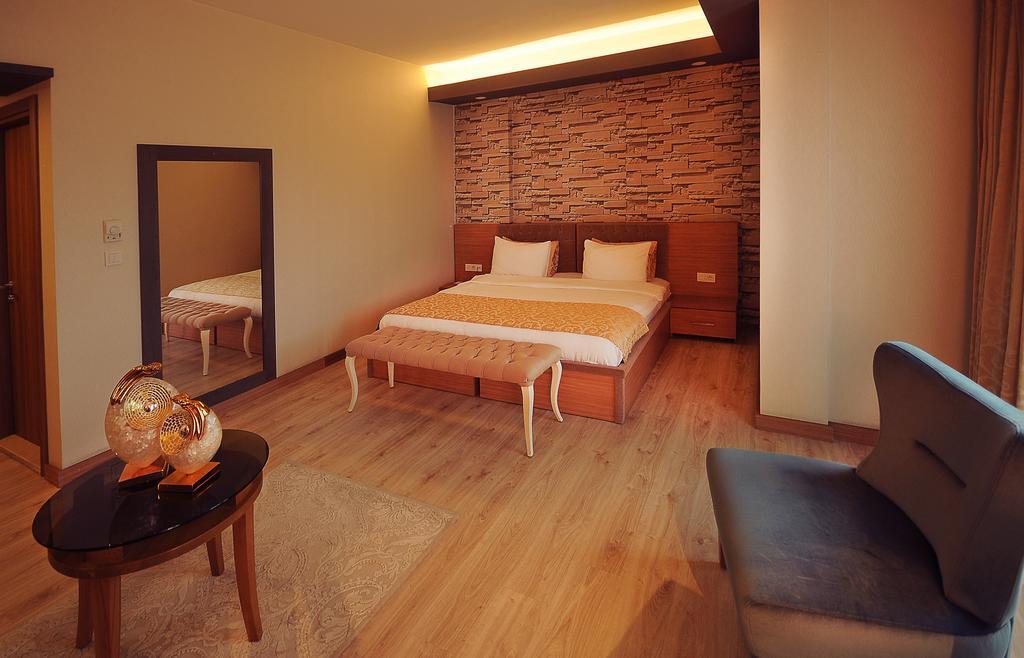 Imperial Park Hotel Ізміт Екстер'єр фото