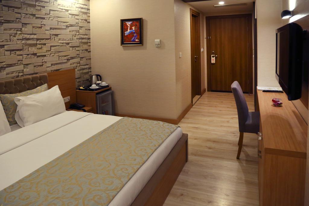 Imperial Park Hotel Ізміт Екстер'єр фото