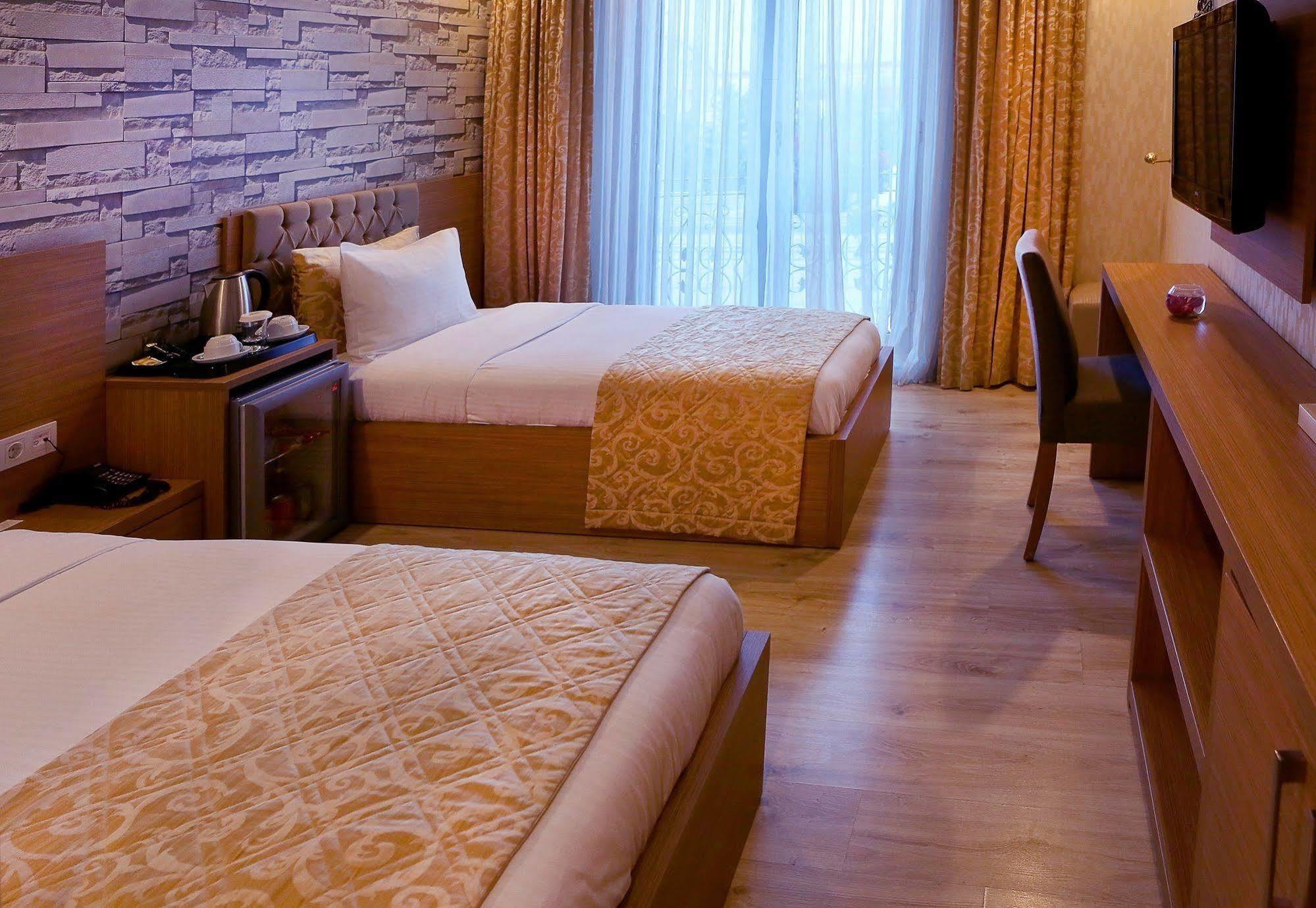 Imperial Park Hotel Ізміт Екстер'єр фото
