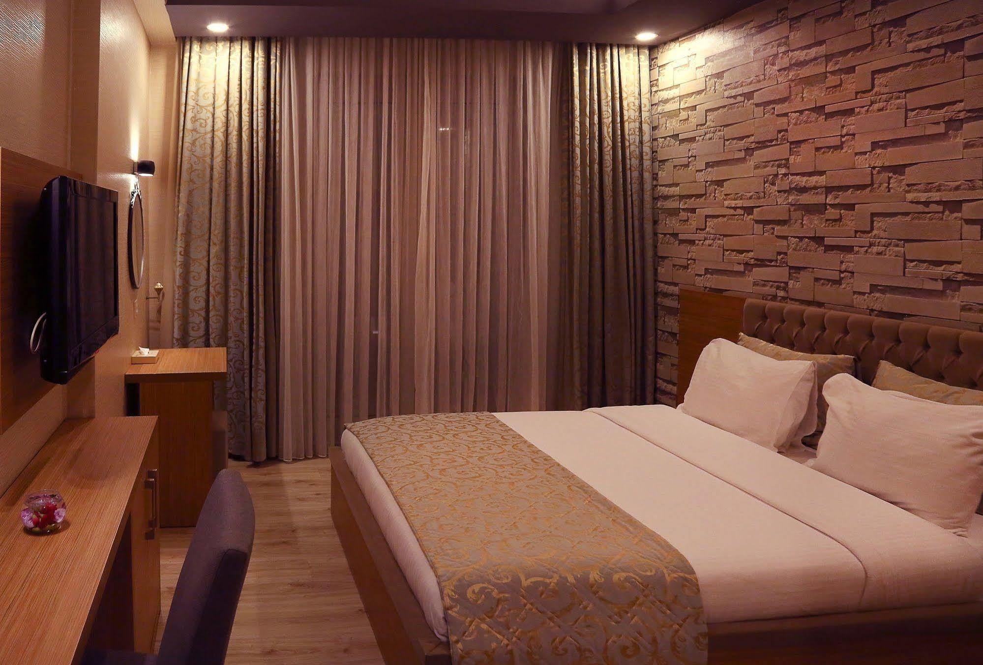 Imperial Park Hotel Ізміт Екстер'єр фото