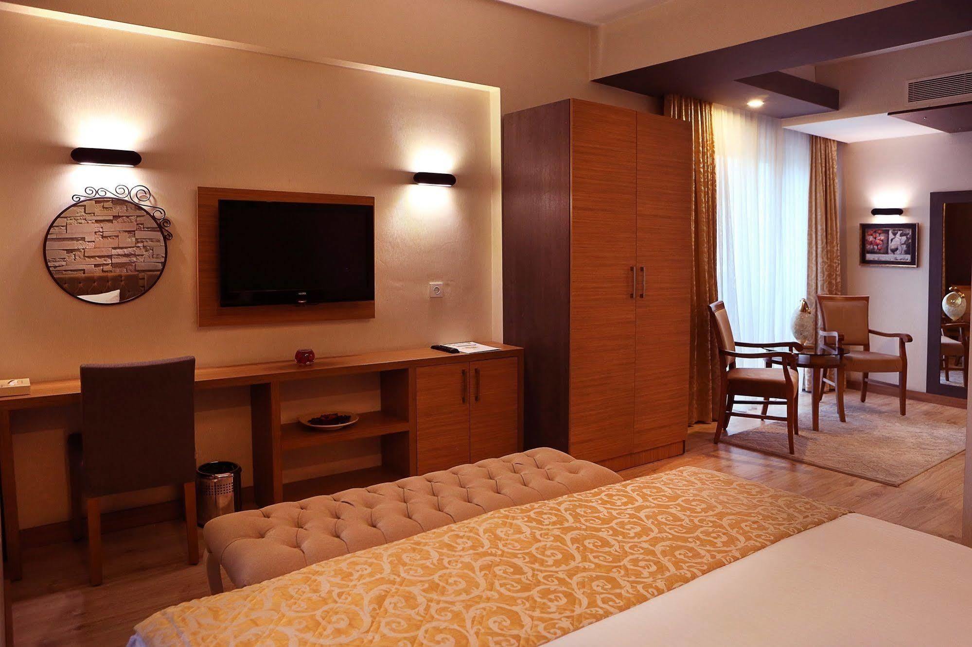 Imperial Park Hotel Ізміт Екстер'єр фото