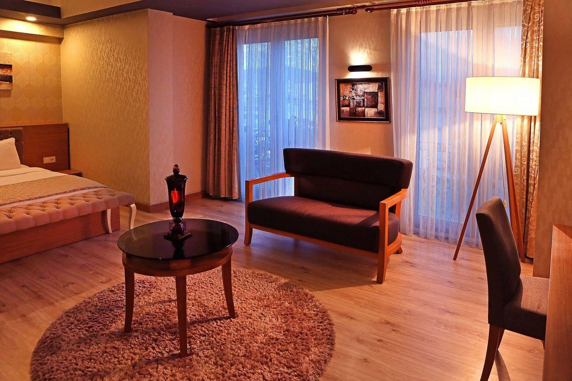 Imperial Park Hotel Ізміт Екстер'єр фото